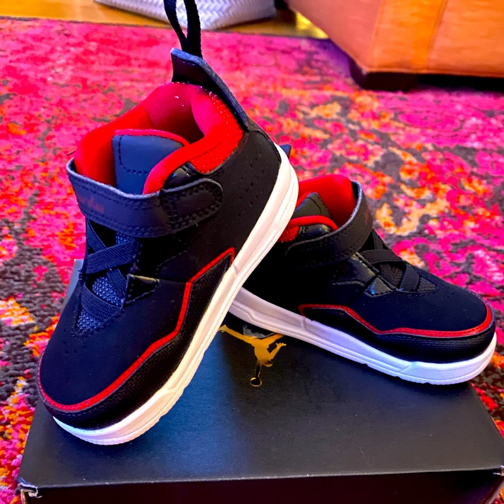 New Jordan Courtside (Toddler 7C)